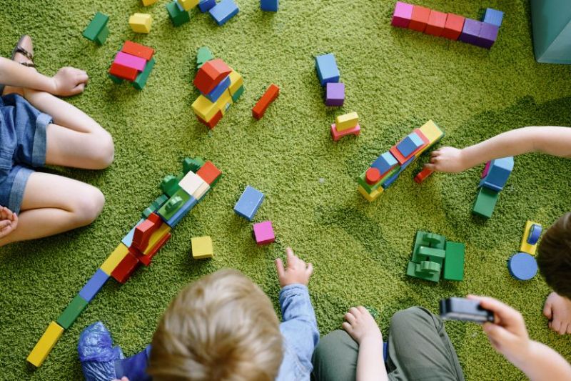 Read more about the article Brincando de Poupar: Jogos Divertidos para Ensinar Finanças aos Filhos