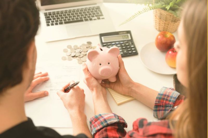 Read more about the article Missão Economia: Missões Diárias para Toda a Família Poupar Mais