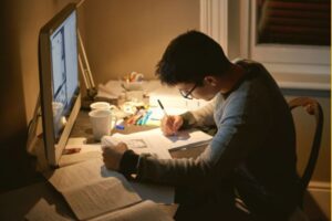 Read more about the article Aprendendo a Investir Sozinho e Sem Cursos Caros